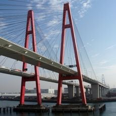 名港トリトン
