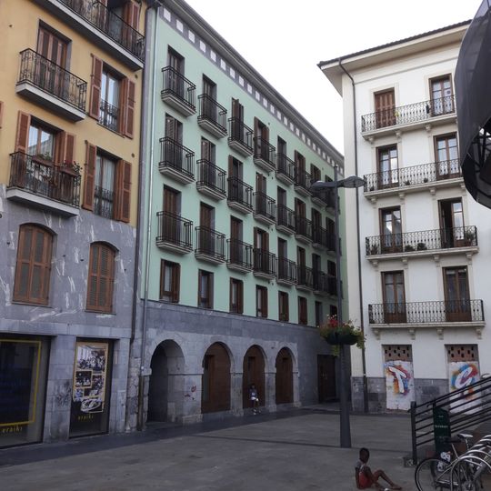 Casa Plaza Berri 2