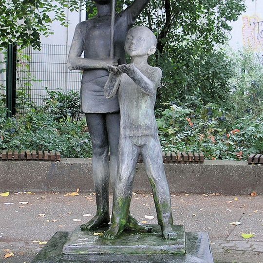 Denkmal Danziger Str 73 Schirmkinder