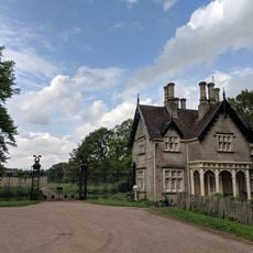 Bunkers Hill Lodge And Attached Gateway