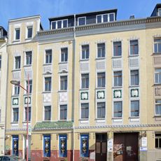 Mietshaus in geschlossener Bebauung Limbacher Straße 49