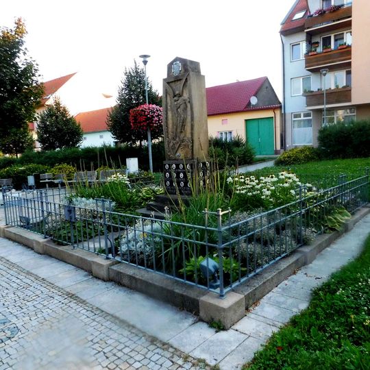Pomník padlým v Otrokovicích