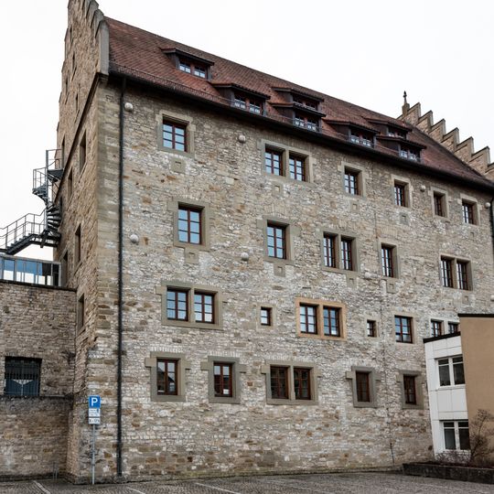 Ehemalige fürstbischöfliche Zehntscheuer, jetzt Landratsamt