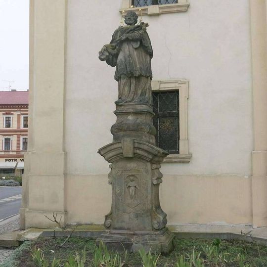 Socha svatého Jana Nepomuckého u kostela svatého Václava v Lovosicích