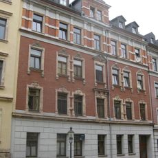 Mietshaus in geschlossener Bebauung Uhlandstraße 9