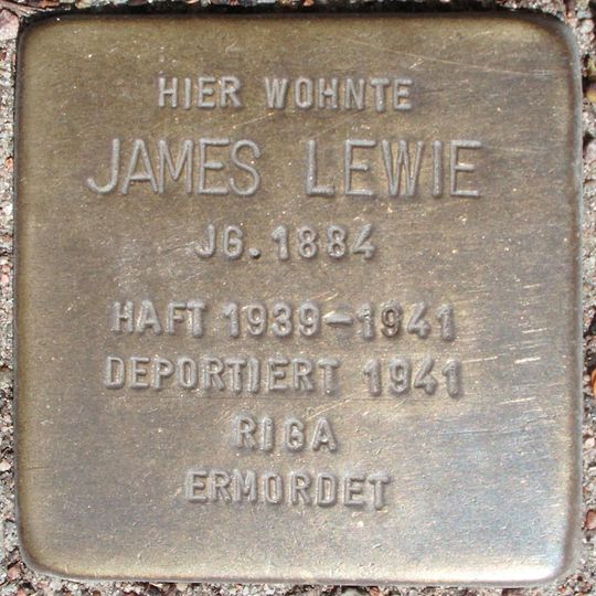 Stolperstein en memoria de James Lewie
