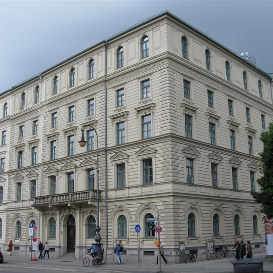 Ehem. Mietshaus, jetzt Institut der Ludwig-Maximilians-Universität