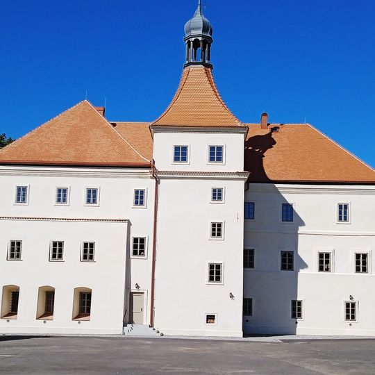 Mirošovice Castle