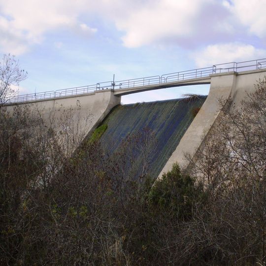 Presa de Los Peñascales