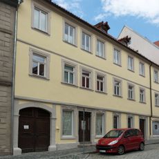 Wohn- und Geschäftshaus