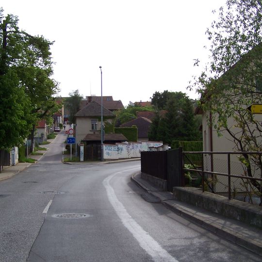 Most Edisonovy ulice přes bývalou odpadovou strouhu petrovického mlýna