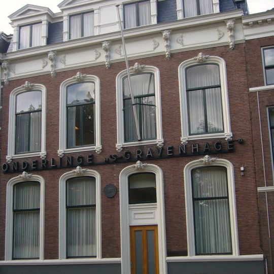 Statig woonhuis van harmonische architectuur