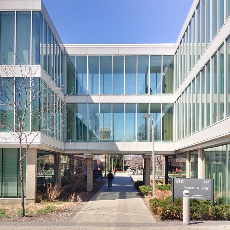 La Nouvelle Résidence Universitaire (NRH) de l'Université de l'Illinois à Chicago