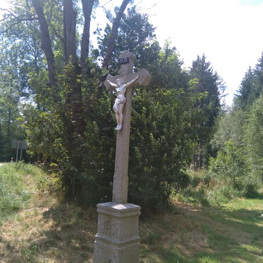 Kříž na rozcestí pod Helfenburgem z r. 1928