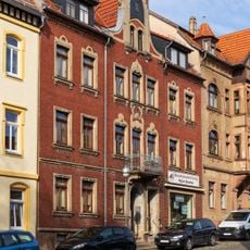 Mietshaus in geschlossener Bebauung Bismarckstraße 8