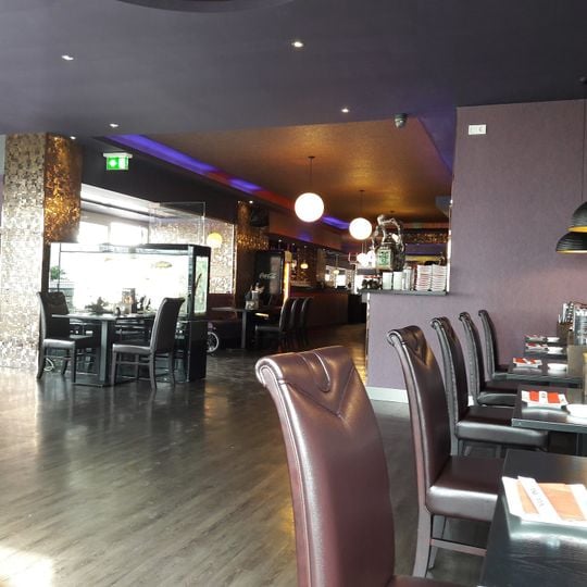 Yumini Sushi & Grill
