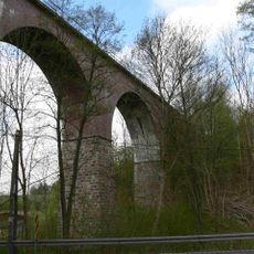 Most kolejowy nad rzeką Krówką