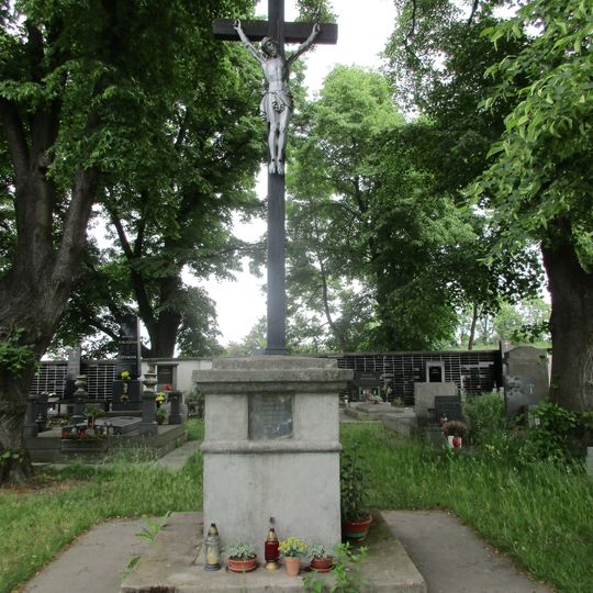 Cemetery cross in Dubeč-Městská Cemetery