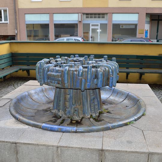 Fountain by Heidelinde Warlamis, Hetzendorferstraße, Vienna