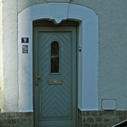 Türstock mit Schlussstein Markt 9