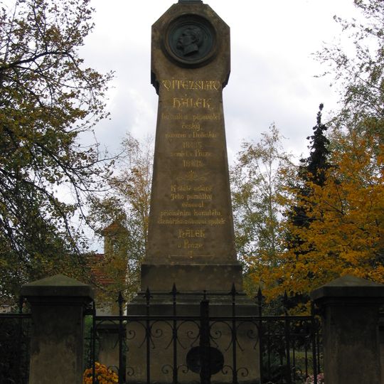 Pomník Vítězslava Hálka
