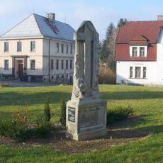 Pomník Petera Franze Millera u kostela svatého Václava v Šluknově