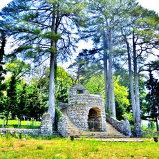 Chapelle du belvédère-grotte de Frasne-le-Château