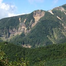 Mount Akaiwanoatama
