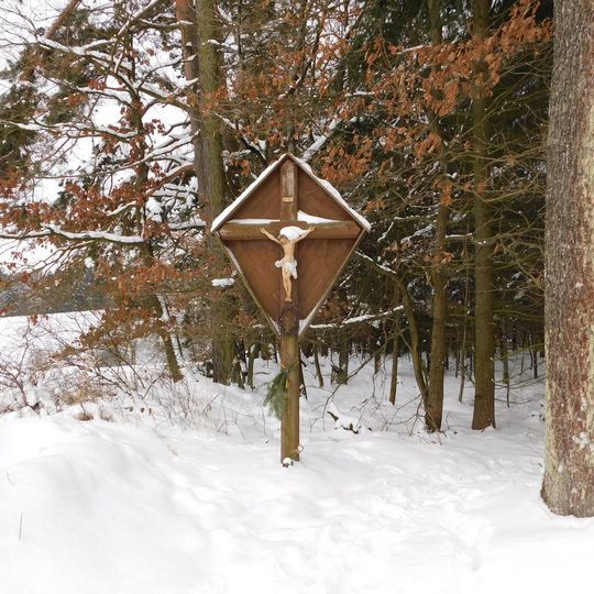 Kříž západně od Oplan v lokalitě U křížku