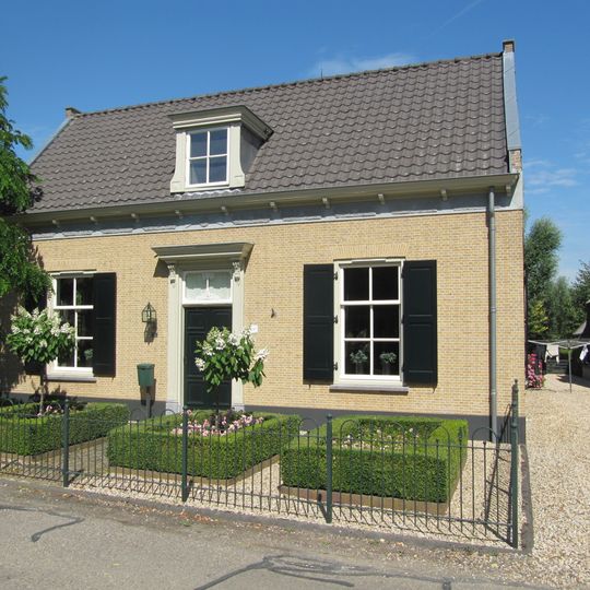 Oudkerkseweg 10, Giessenburg