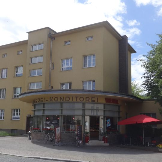 Mietshaus Brunhildstraße 2; 4