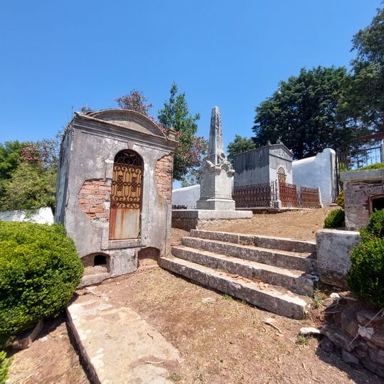 Cemitério Antigo de Maçãs de Dona Maria