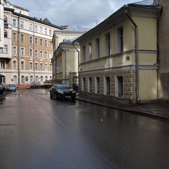 Западный флигель