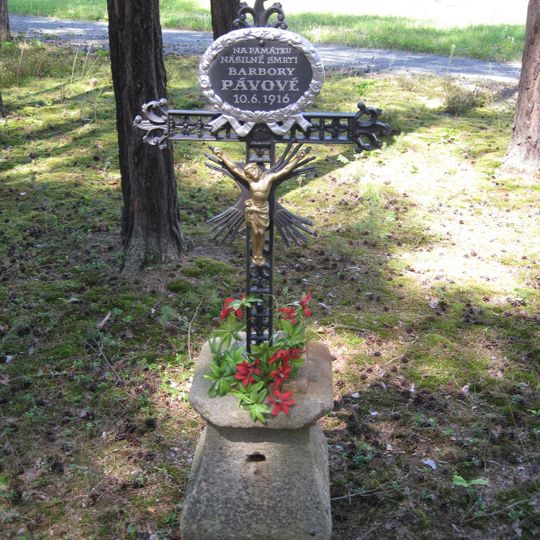 Pamětní kříž Barbory Pávové
