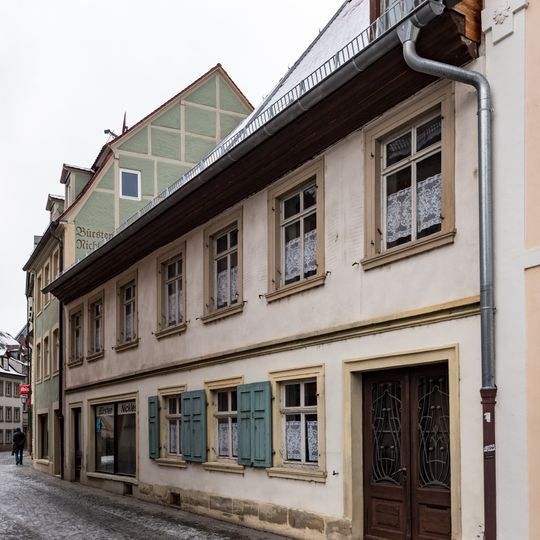 Wohn- und Geschäftshaus