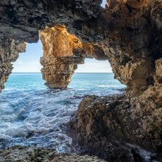 Cova dels Arcs