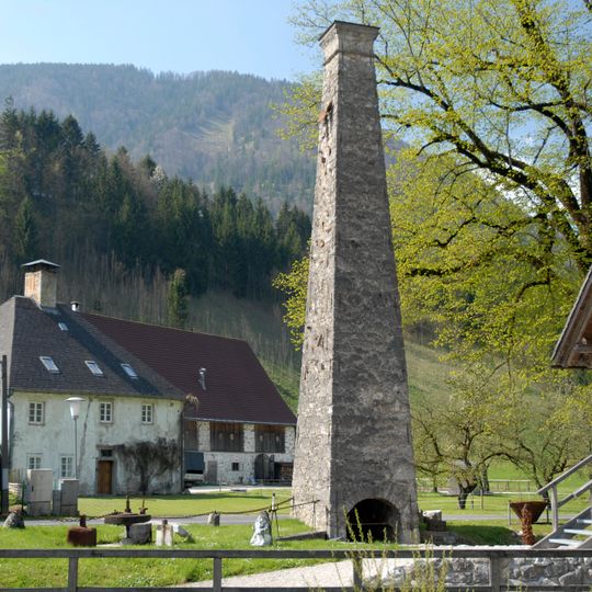 Ehem. Hammerherrenhaus mit zwei Essen
