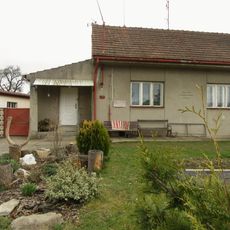 Pamětní deska ve Dzbelu