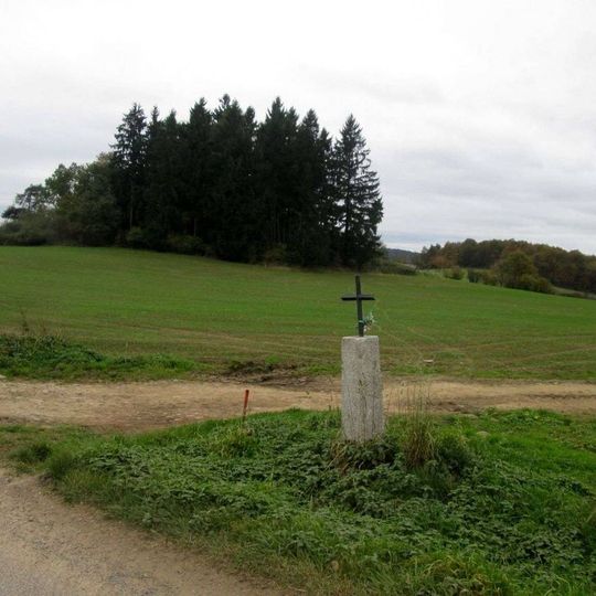 Kříž severně od Řesanic u kapličky