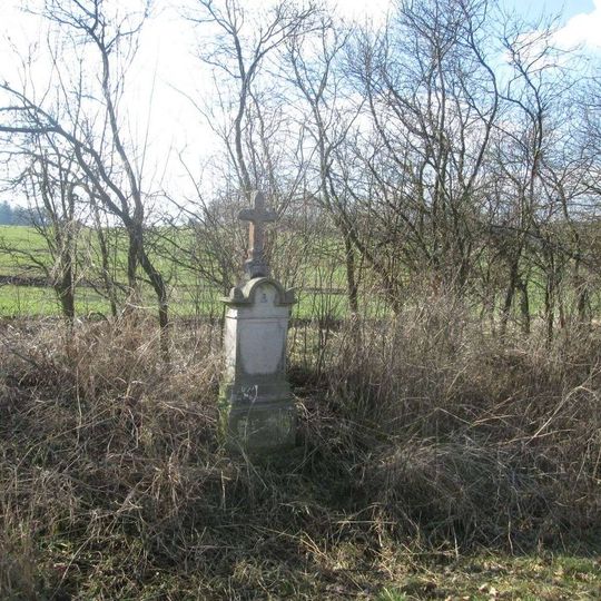 Kříž jižně od Lšelína