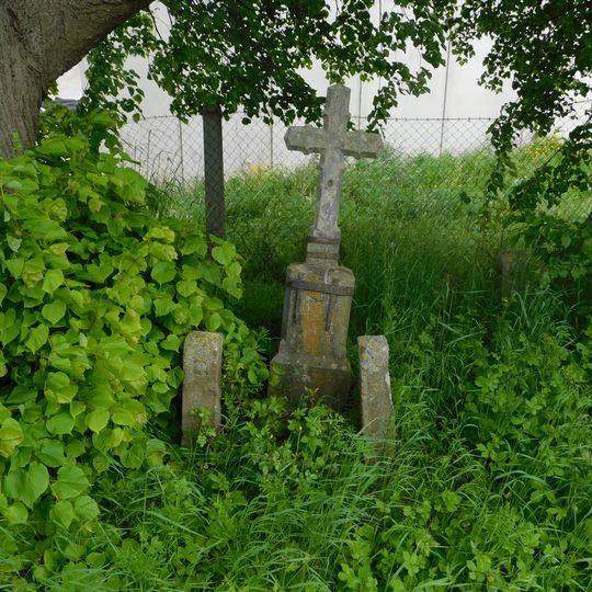 Kříž u silnice v severní části Příseky