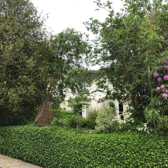 17 And 17A, The Villas