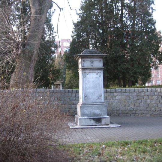 Kříž u východní strany hřbitova ve středu Bruntálu