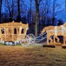 Sezonowa wystawa Książęcy Park Iluminacji ,,Baśniowe Zatonie”