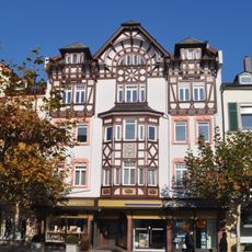 Wohn- und Geschäftshaus