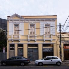 Imóvel à Rua Esteves Júnior, nº 51/57