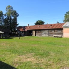 Конюшня с навесом и сараем (Выра)