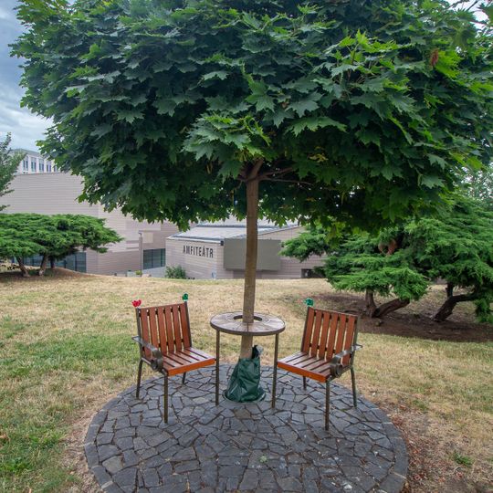 Lavička Václava Havla v kampusu univerzity v Ústí nad Labem