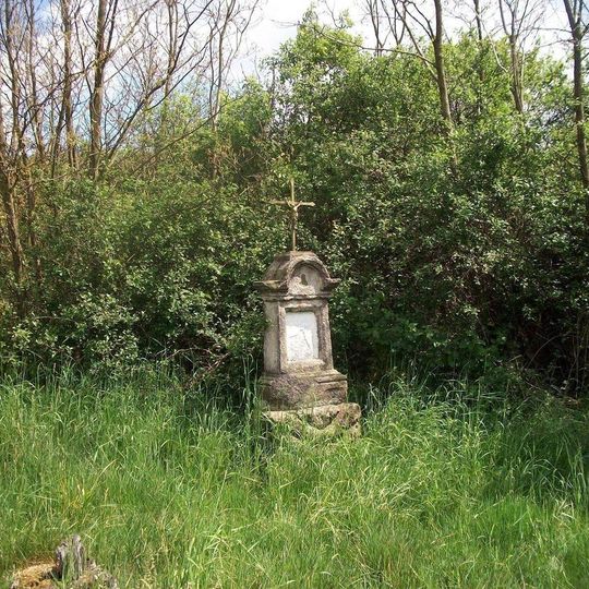 Kříž u vrchu Na mytích nad Kamencem