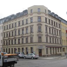 Mietshaus in geschlossener Bebauung in Ecklage Heinrich-Zille-Straße 15